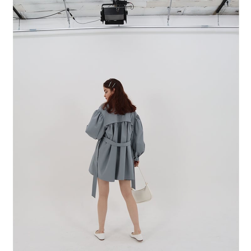 arm volume mini trench coat ice blue | épine