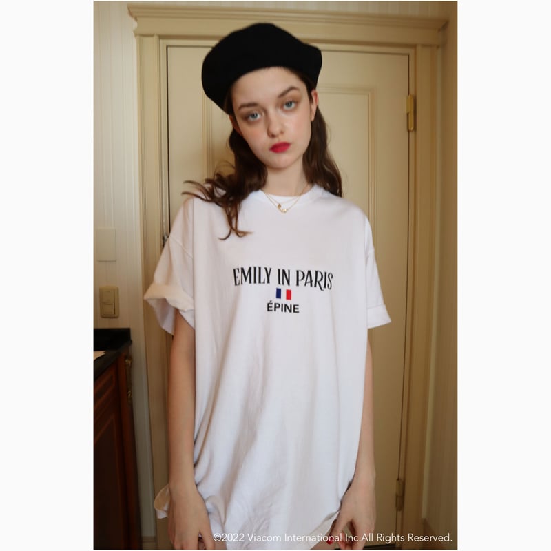 epine emily in paris tシャツ