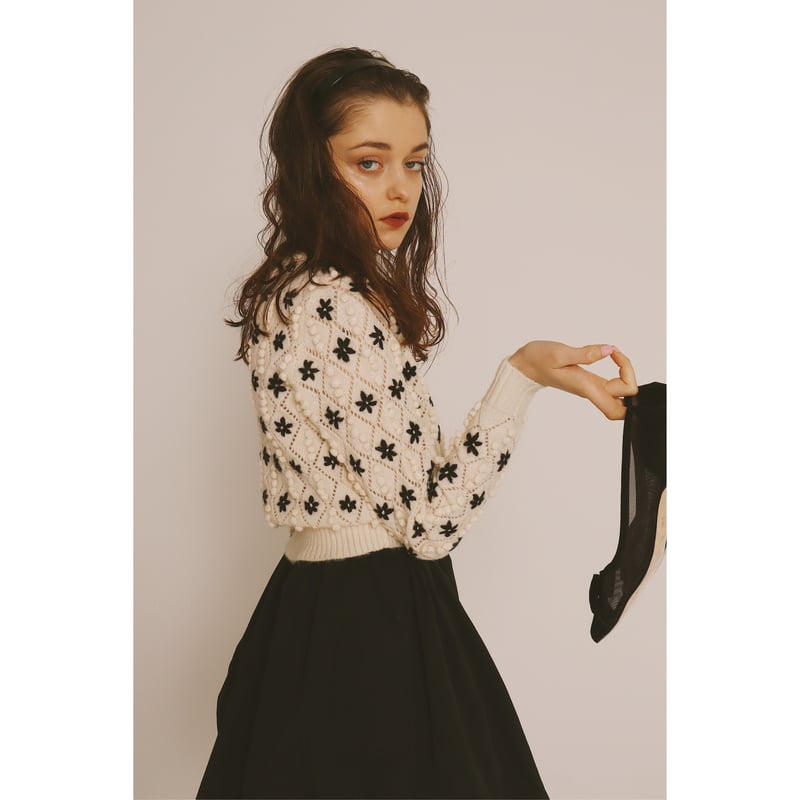 all handmade pom pom flower cardigan black | épine