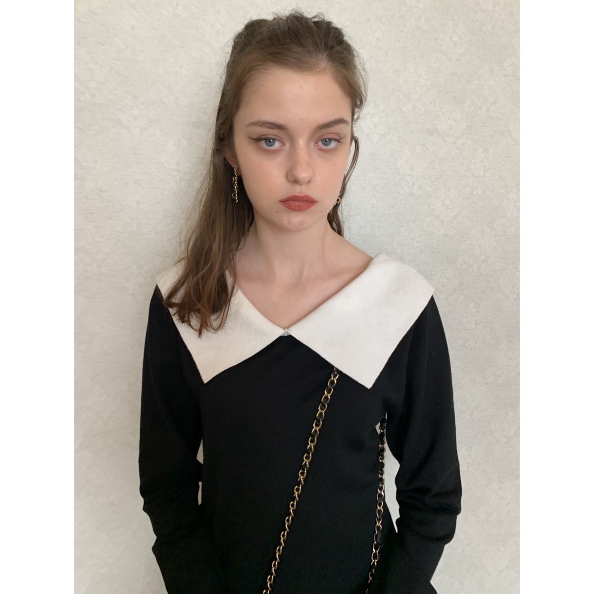 collar design Vneck knit onepiece black | épine