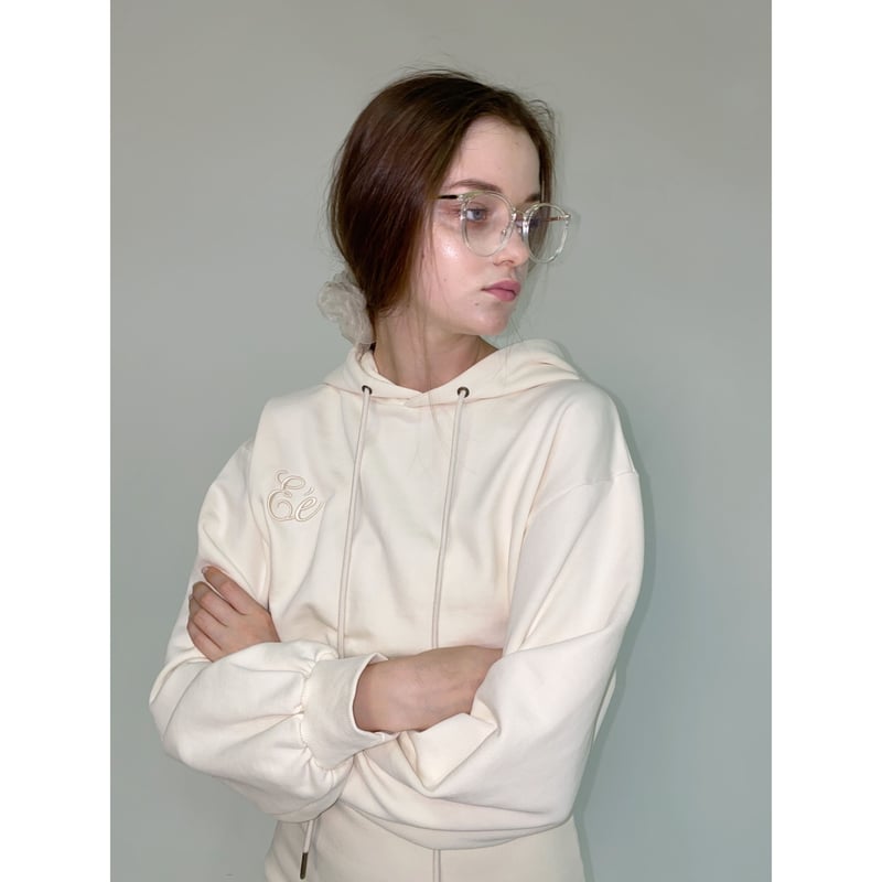 Eé embroidery hoodie onepiece ivory | épine
