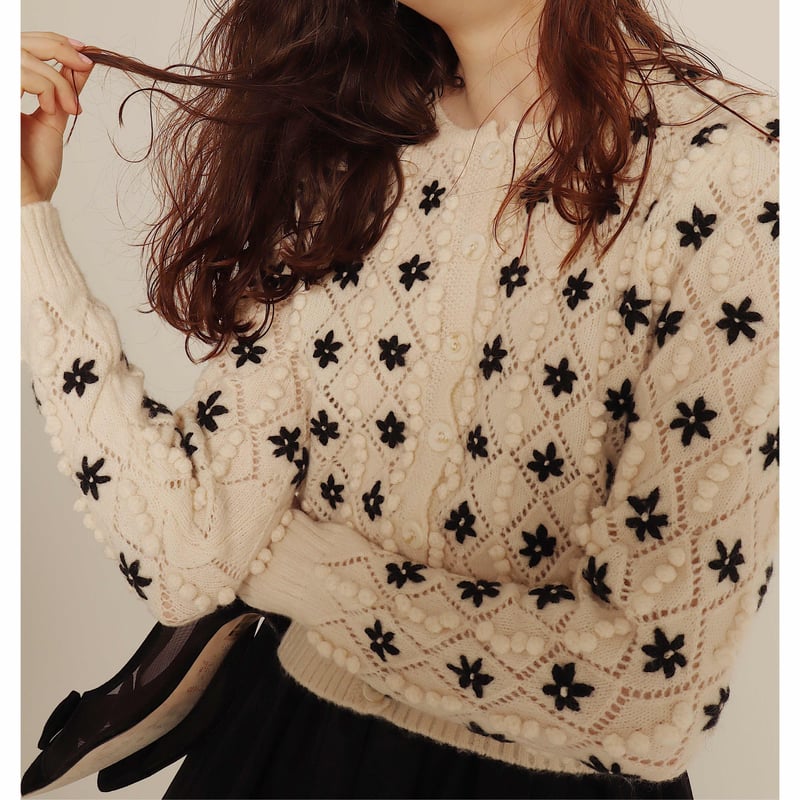 all handmade pom pom flower cardigan black | épine