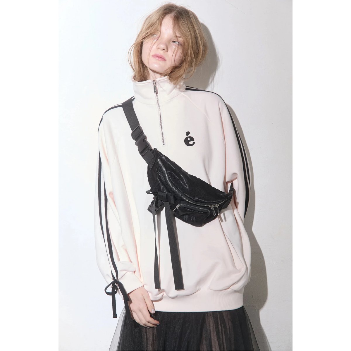 epine エピヌ　é ribbon satin 2way body bag epine エピヌ é ribbon satin 2way body bag épine é ribbon