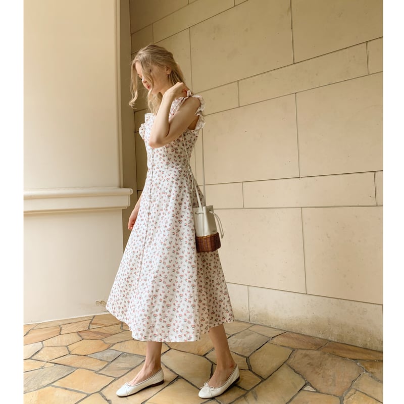 back lace up flower onepiece white | épine back lace up flower onepiece white | épine