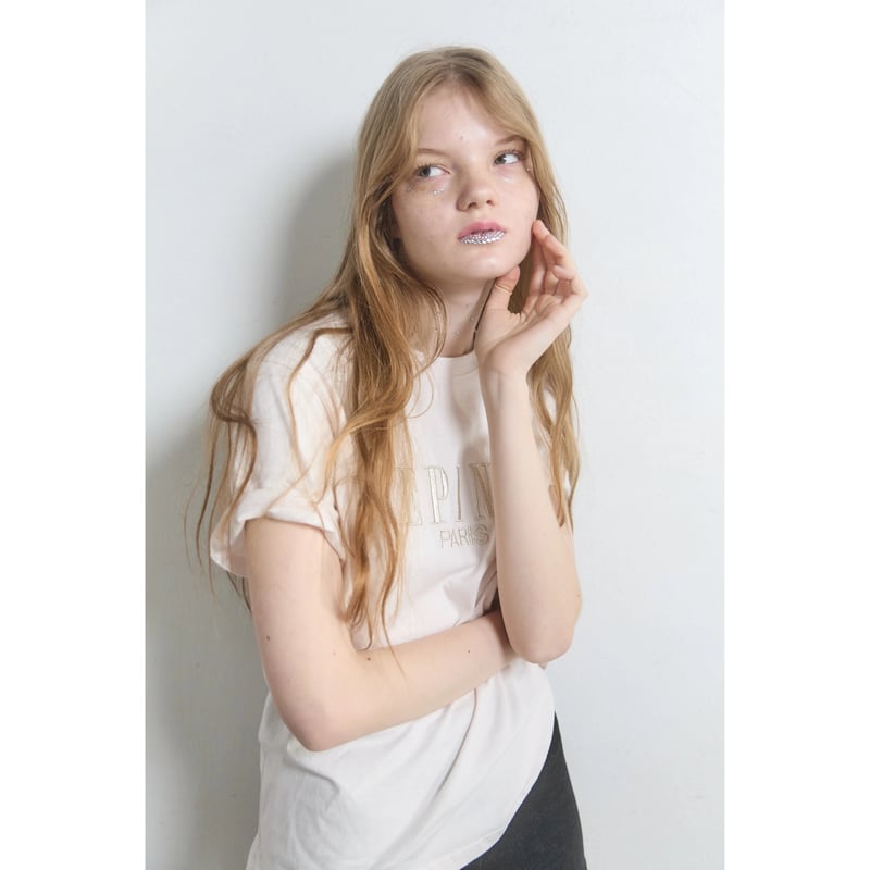 ÉPINE PARIS embroidery tee baby pink×silver | é ÉPINE PARIS embroidery tee baby pink×silver | é