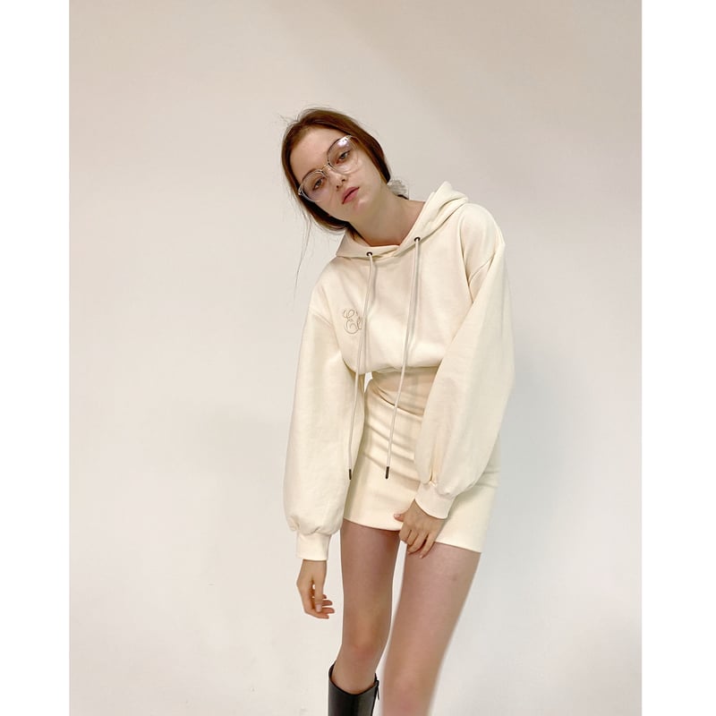 Eé embroidery hoodie onepiece ivory