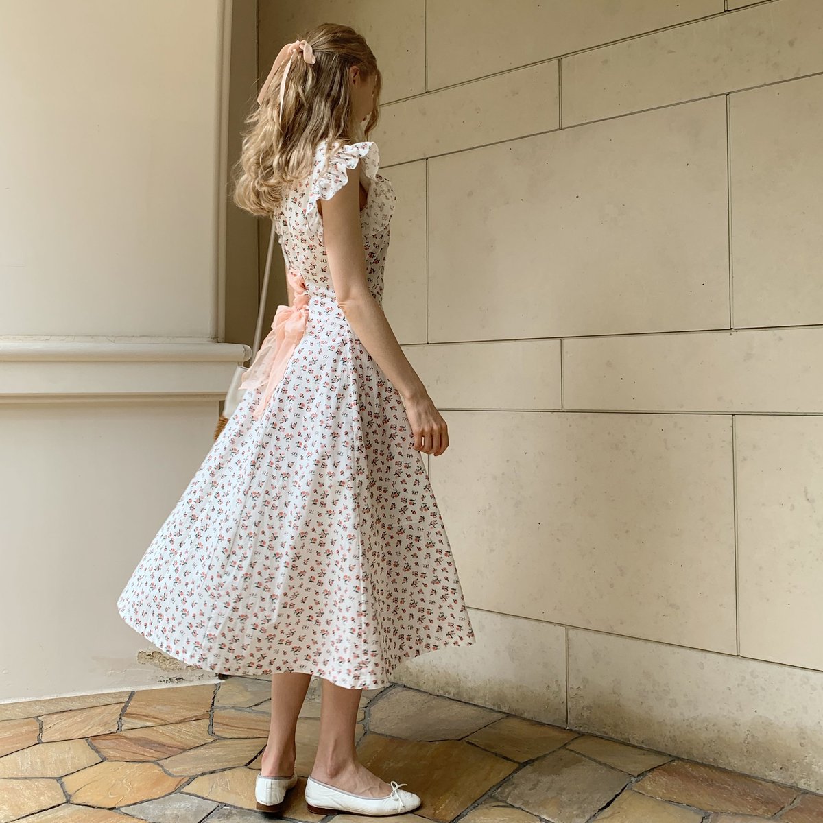 back lace up flower onepiece white | épine