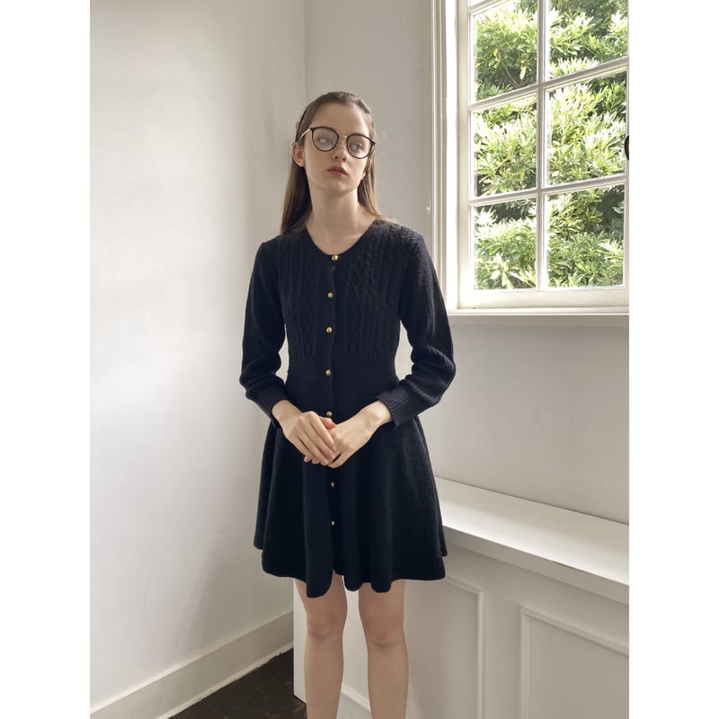 é button cable knit onepiece black | épine é button cable knit onepiece black | épine