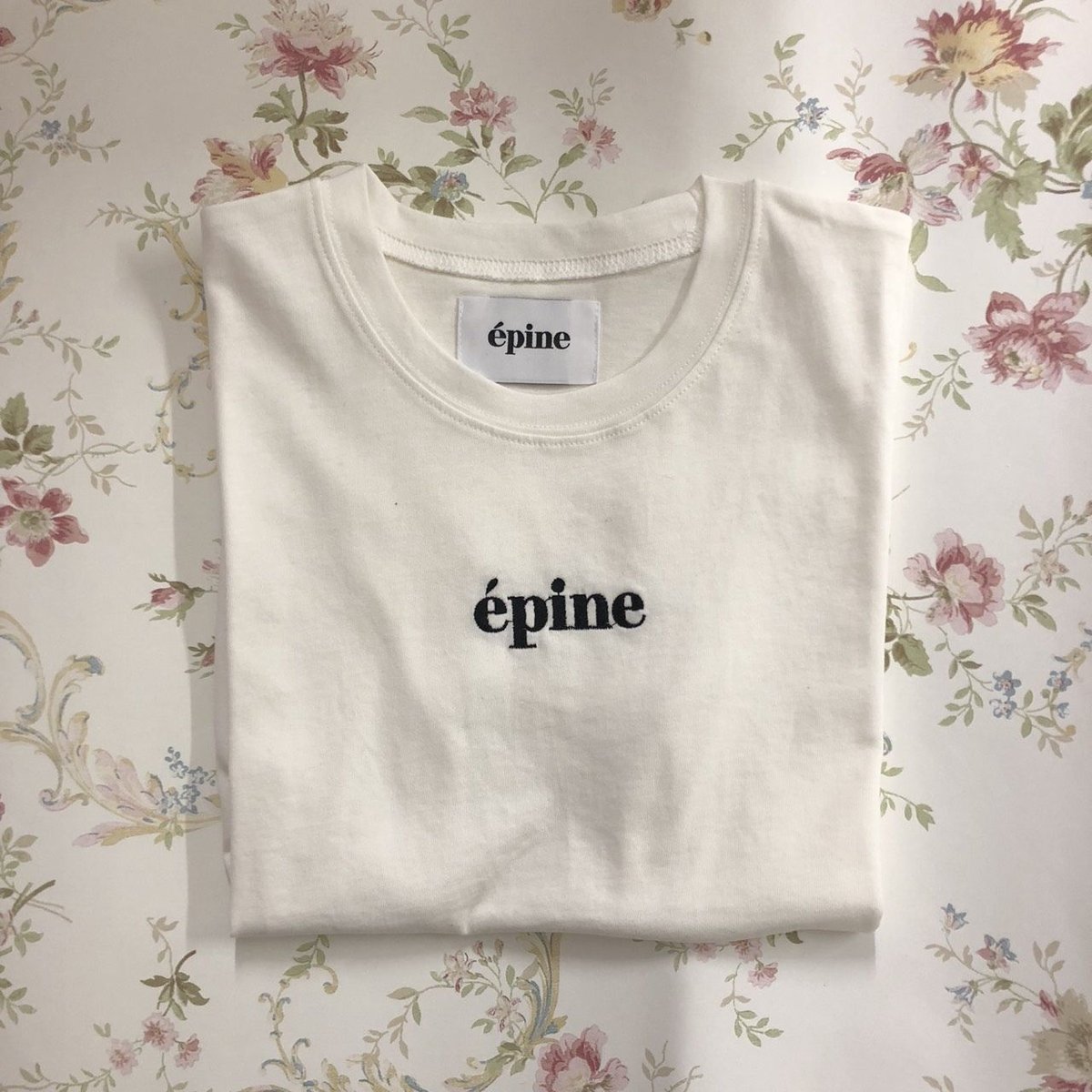 epine embroidery tee white | épine