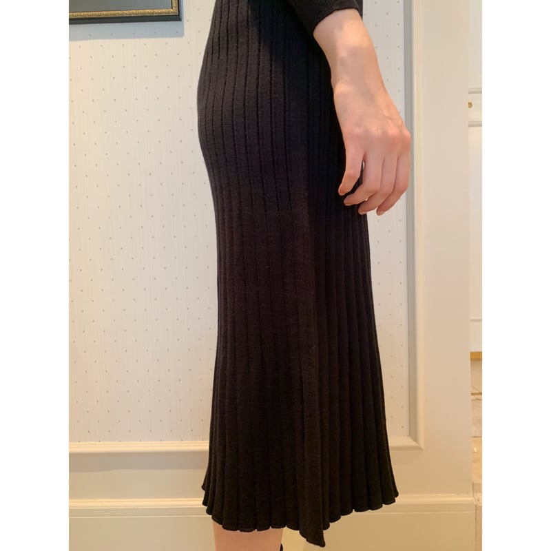 高評価の贈り物 PUFF KNIT GISELLE bibiy OP 黒 ワンピース ミニ