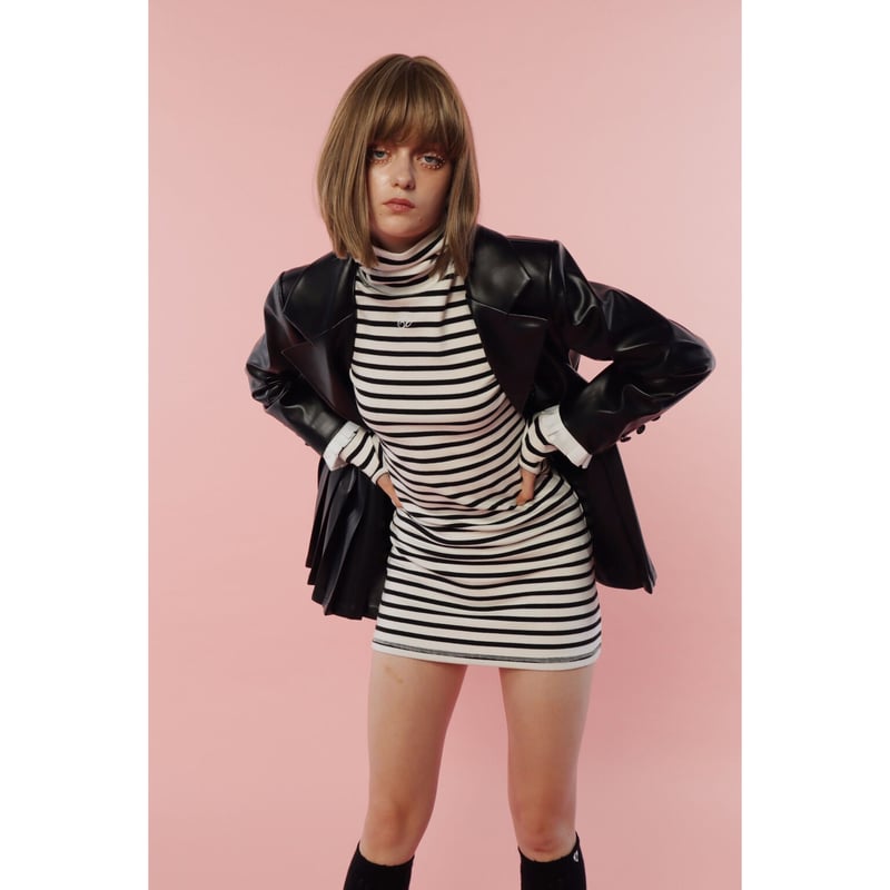 Eé finger hole high neck mini onepiece border | Eé finger hole high neck mini onepiece border |