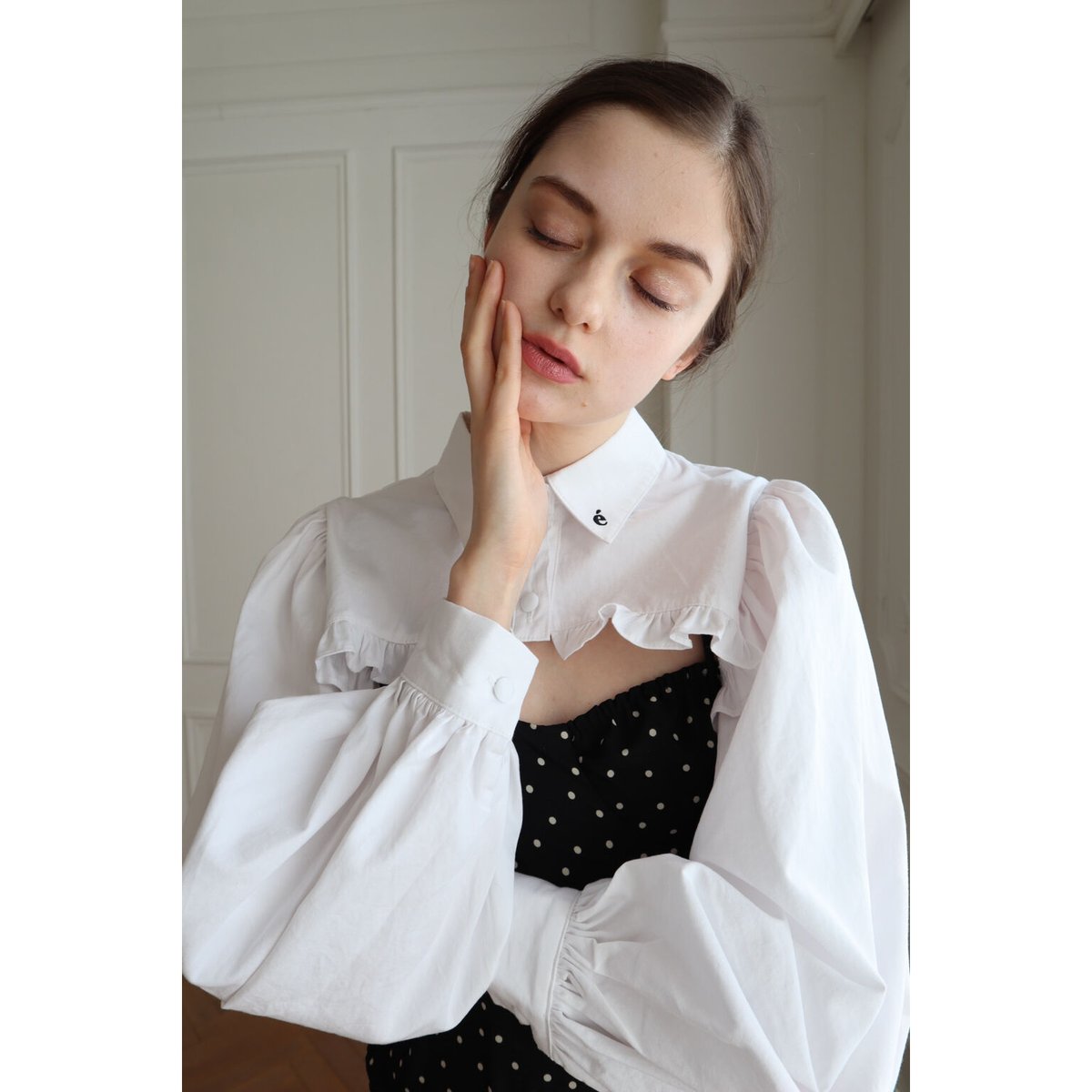 MODUE eos pom frill collar blouse