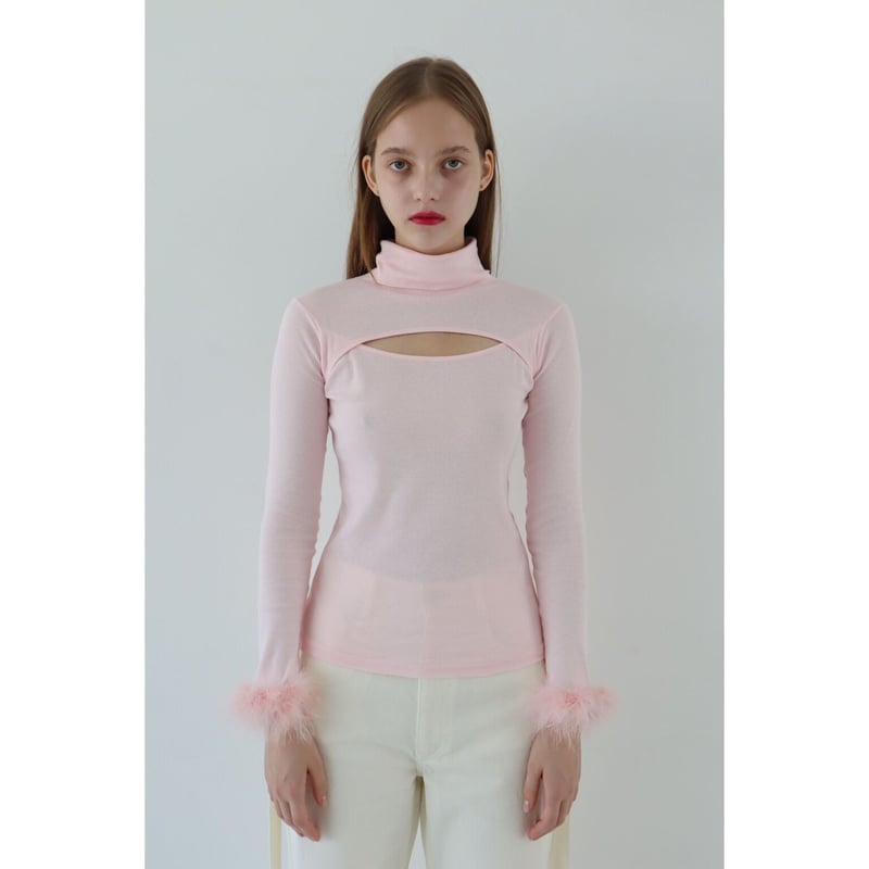 feather décolleté cut high neck baby pink | épine