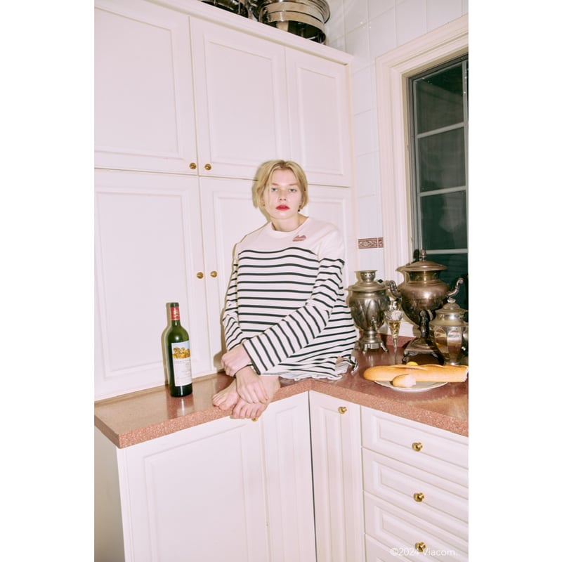 Emily in Paris × épine》rip border big long tee