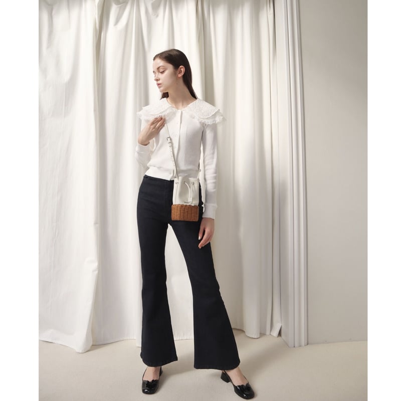 épine high-waist fit bell jeans one wash blue | épine high-waist fit bell jeans one wash blue |