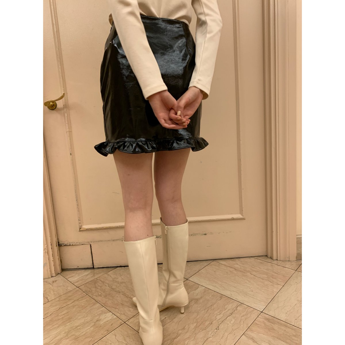 pvc frill mini skirt black | épine