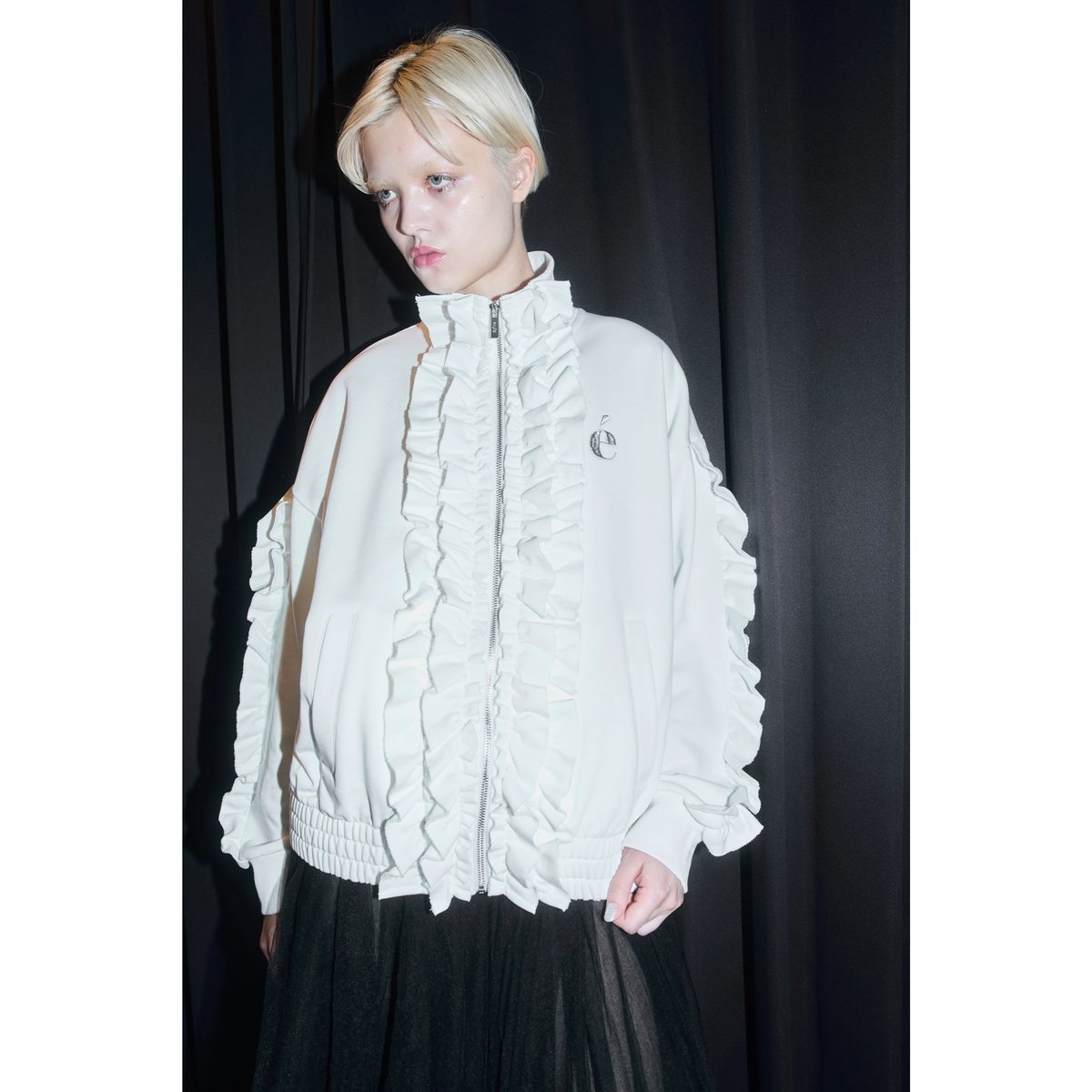 é frill zip sweat blouson