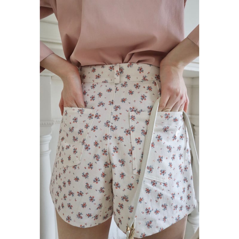 e flower short pants