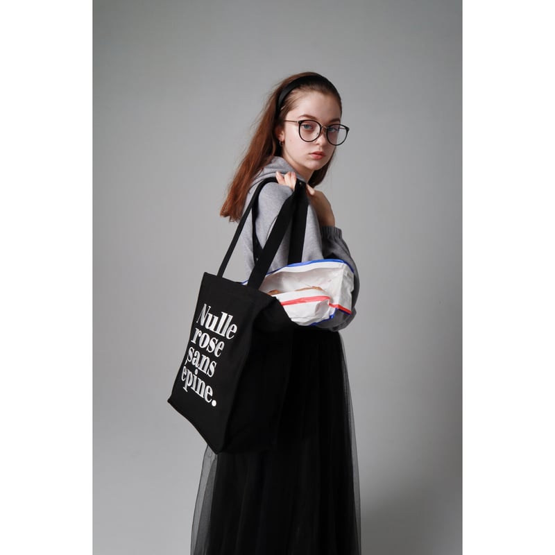 Nulle rose sans épine embroidery tote bag black