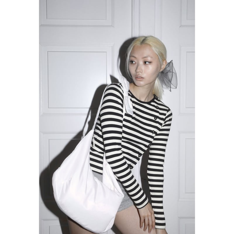 é ribbon nylon half moon bag white