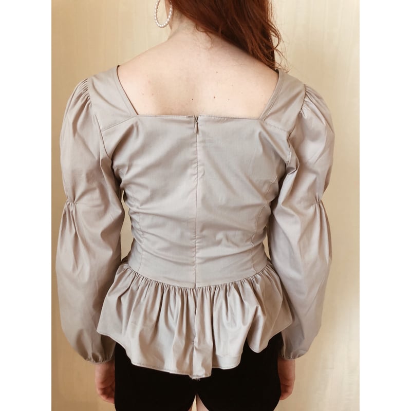 épine - 完売品 square neck pepram blouse beige square neck pepram blouse beige | épine