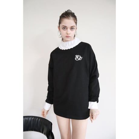 Eé embroidery big long tee black