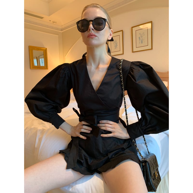 arm volume frill rompers black | épine arm volume frill rompers black | épine