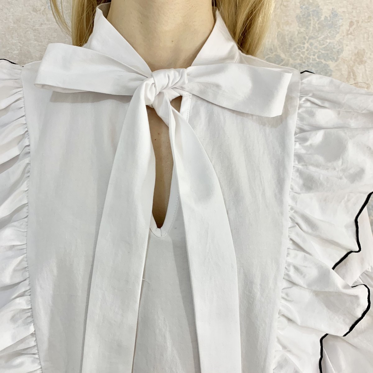 piping frill volume blouse