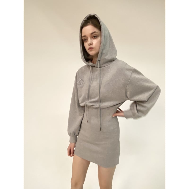 Éé embroidery hoodie onepiece gray