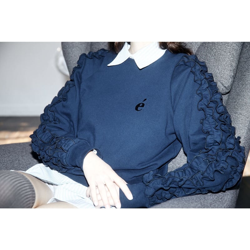 エピヌ epine フリルスウェット é fluffy sweat navy