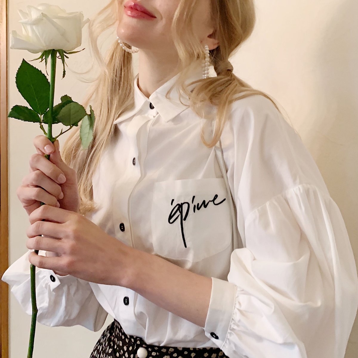 épine embroidery arm volume shirt white