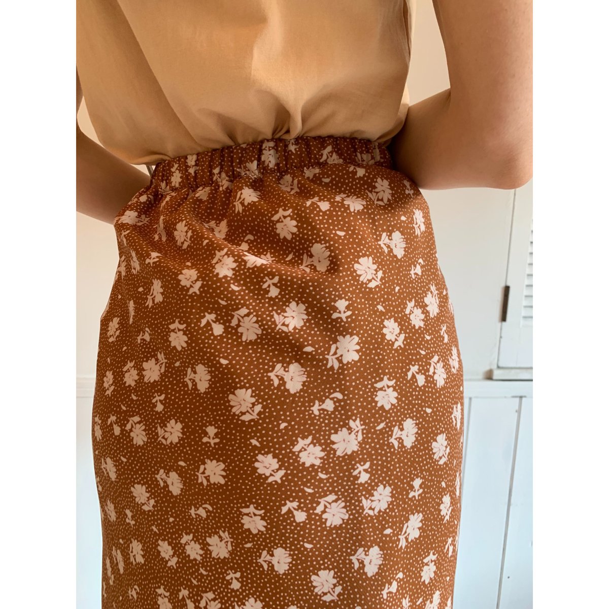 dot flower straight long skirt brown | épine 