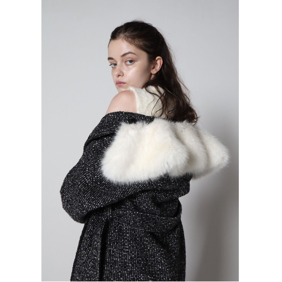 feminine fur collar long coat black | épine