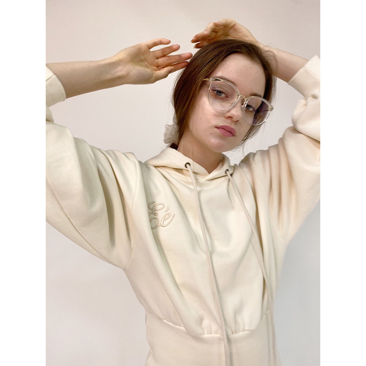 epineEé embroidery hoodie onepiece ivory