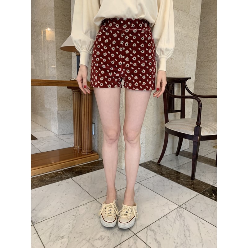 epine ベロア ショートパンツ epine エピヌ サイドスリットベロアショートパンツ - メルカリ