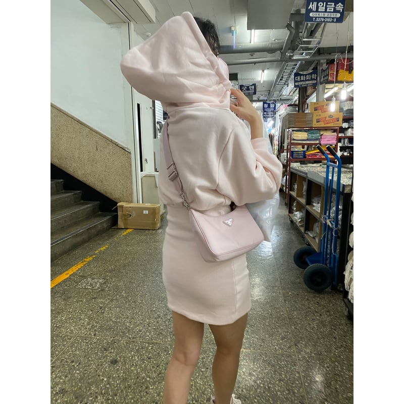 Eé embroidery hoodie onepiece baby pink