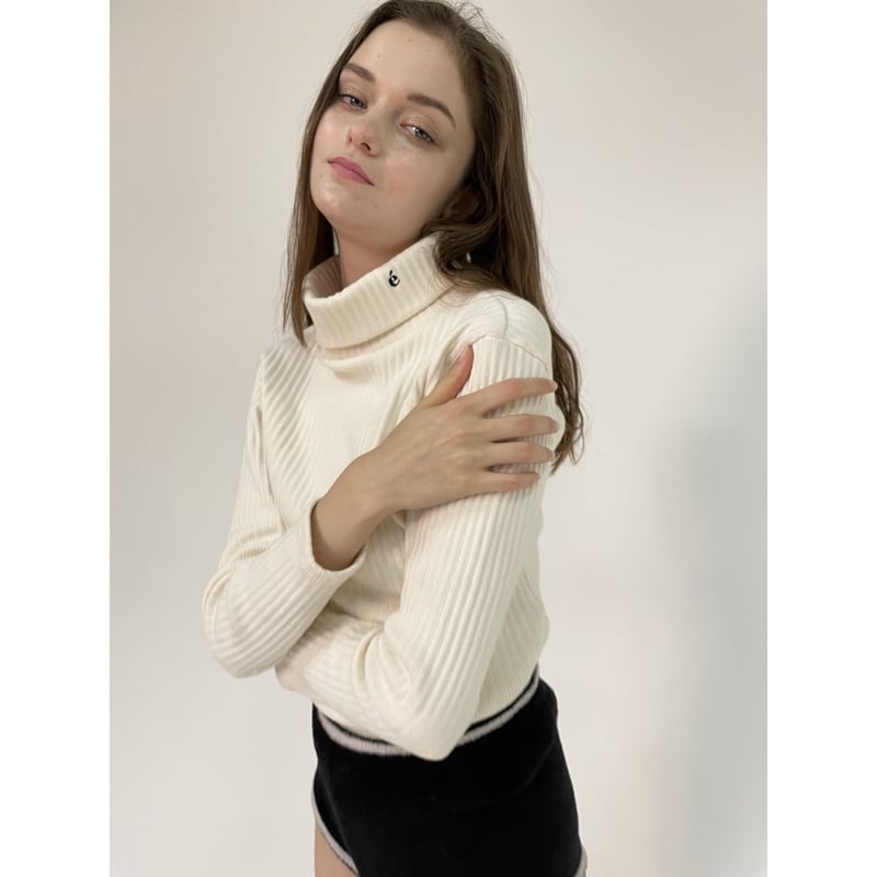 é embroidery rib knit high neck ivory | épine