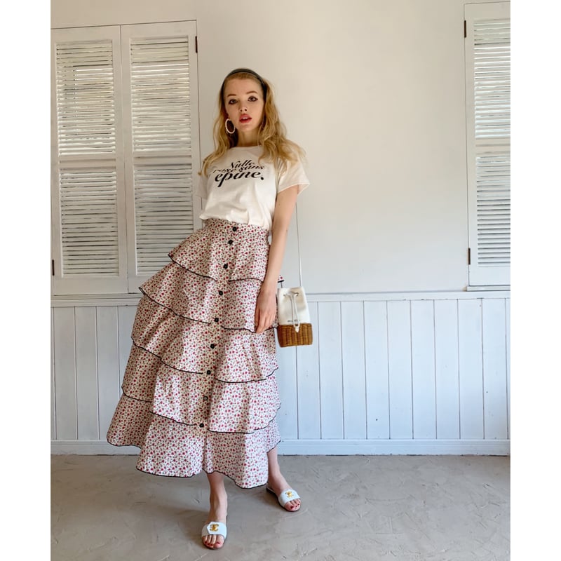 épine - 【タグ付き、新品】epine フラワー柄ボレロ épine - 【タグ付き、新品】epine フラワー柄ボレロの通販 by