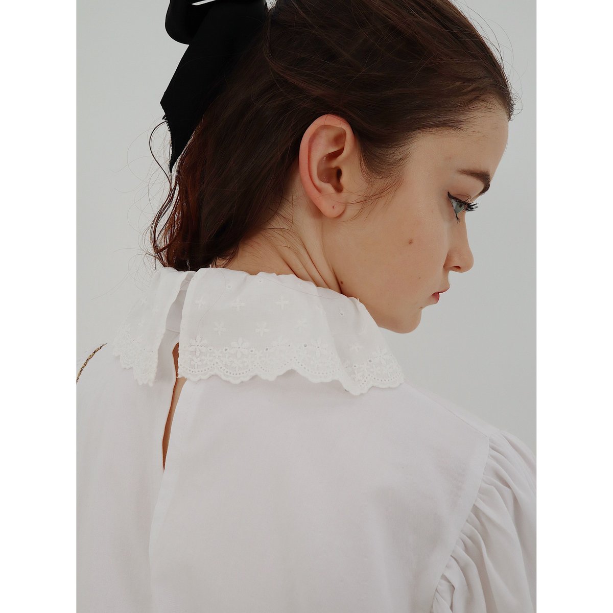 classical high neck lace blouse | épine