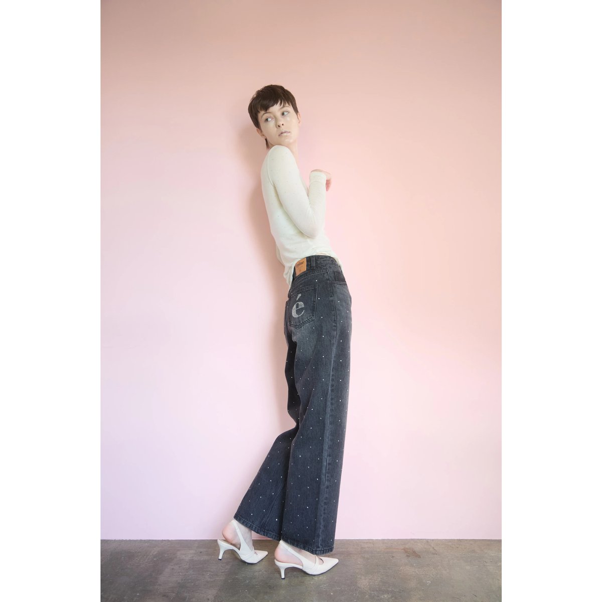 ♥️お値下げ中♥️エピヌ é rhinestone jeans ブラック M