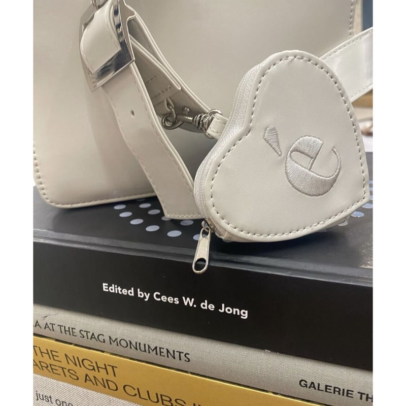 é Heart pouch shoulder strap bag (3color) | épine é Heart pouch shoulder strap bag (3color) | épine