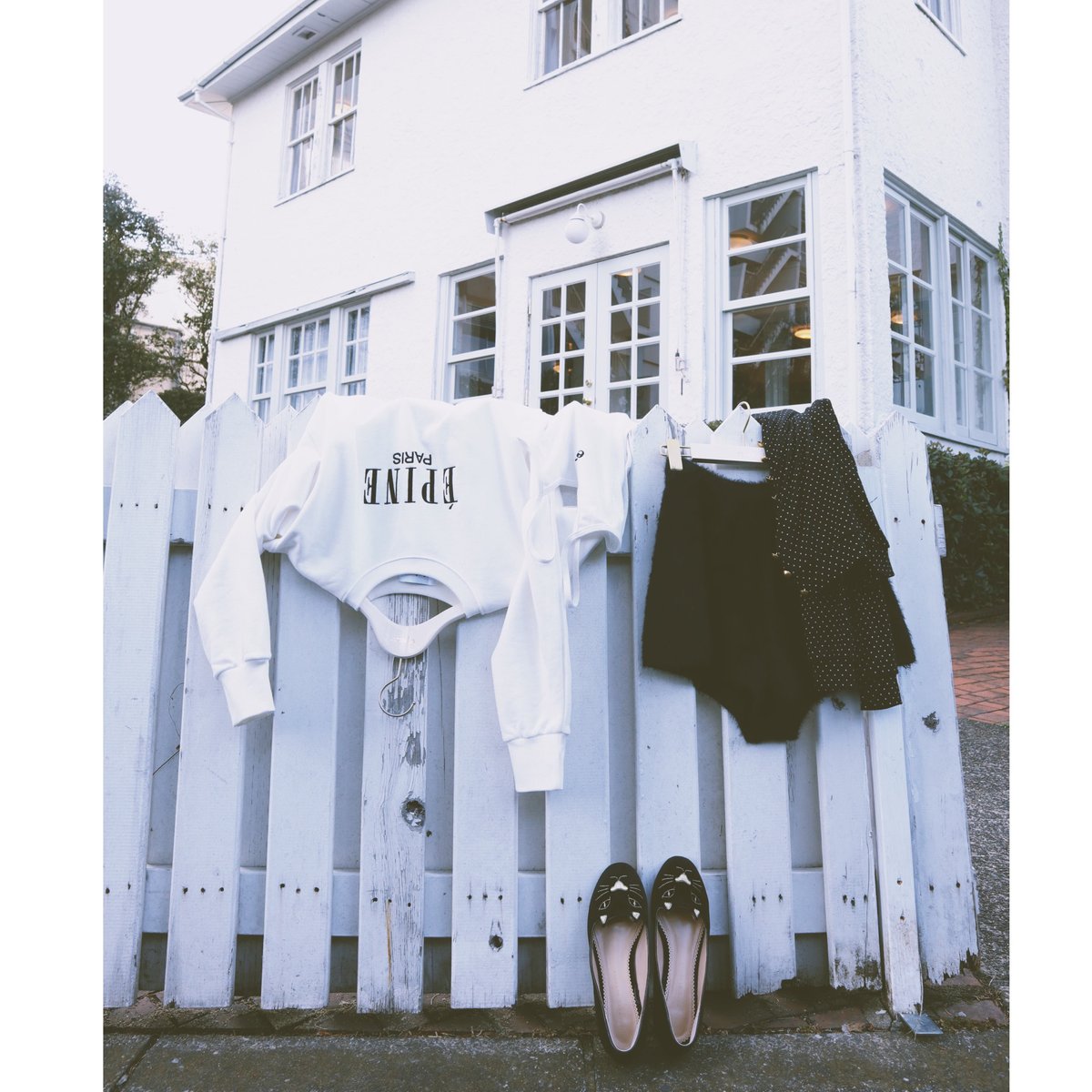 ÉPINE PARIS embroidery sweat white×black | épine ÉPINE PARIS embroidery sweat white×black | épine