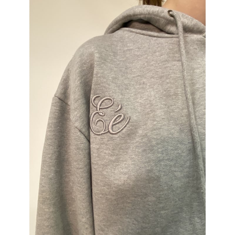 Eé embroidery hoodie onepiece gray | épine