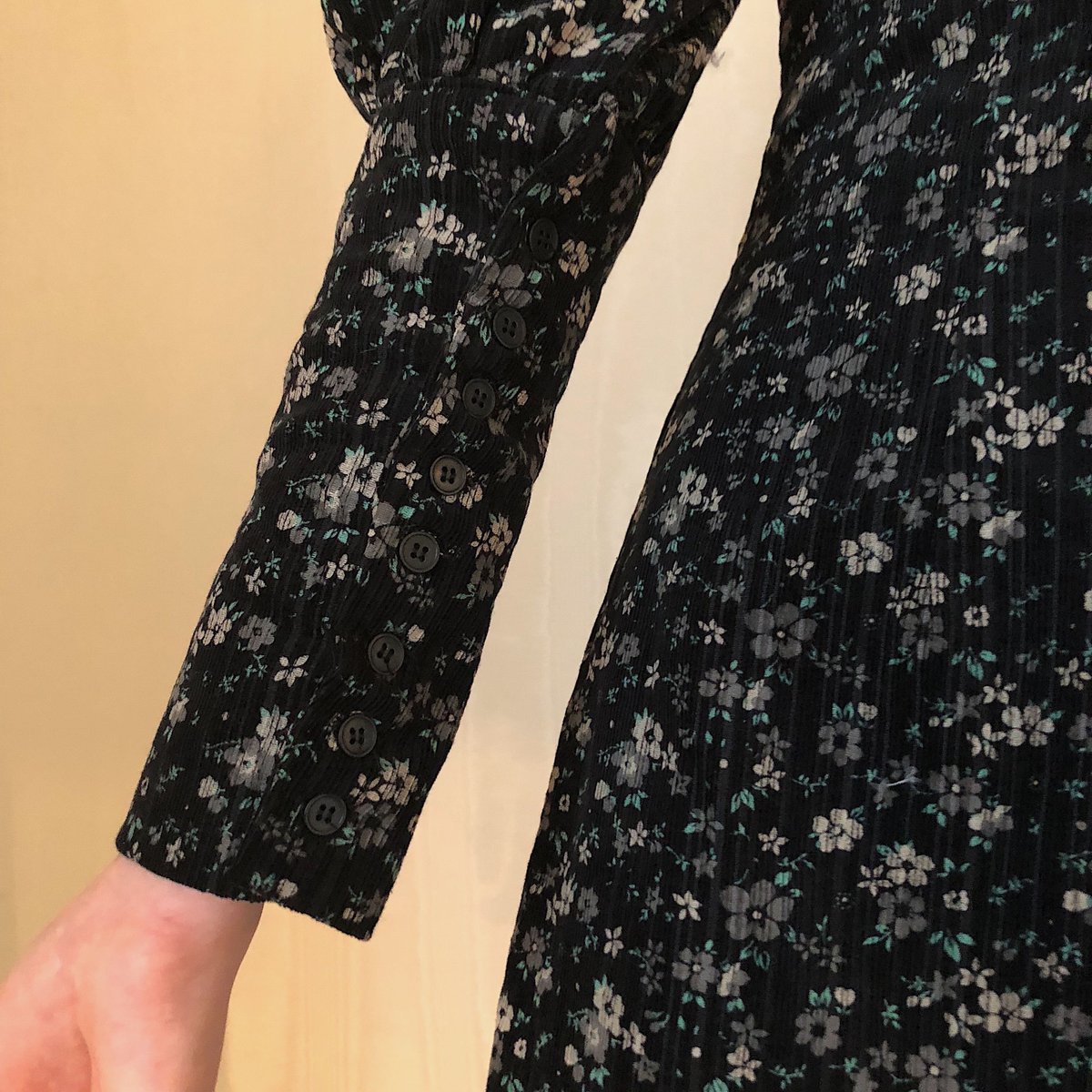 square neck arm volume flower onepiece | épine square neck arm volume flower onepiece | épine