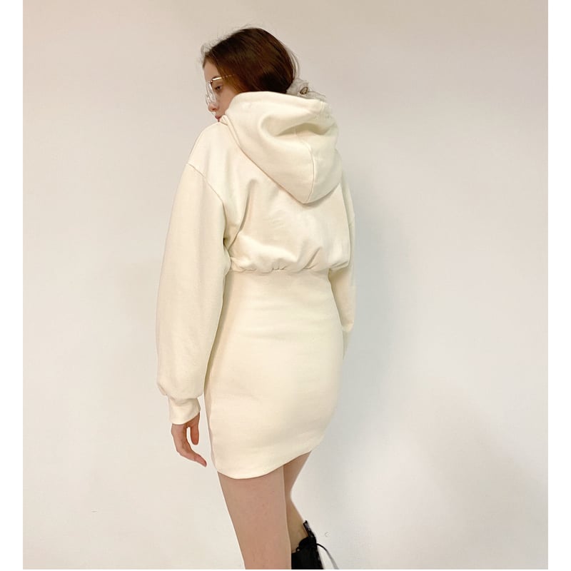 Eé embroidery hoodie onepiece ivory