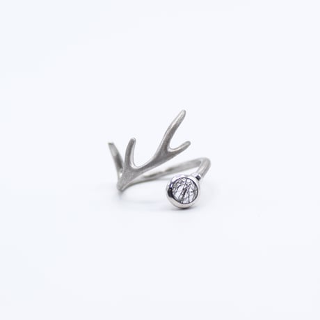 Deer ring L tourmalized quartz