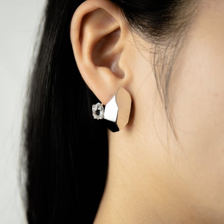 Crystal world pierce  02