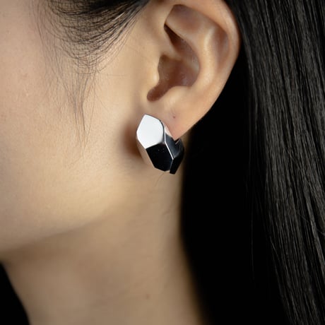 Crystal world pierce  01