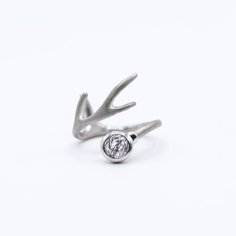 Deer ring L tourmalized quartz