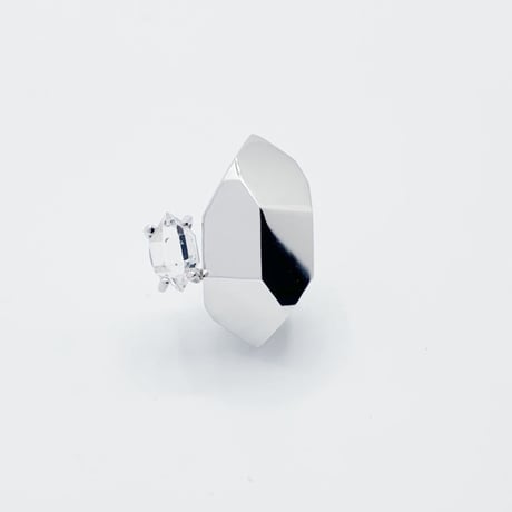 Crystal world pierce  02